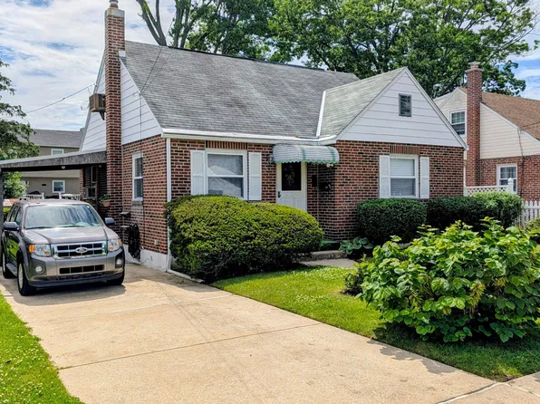 429 Evergreen Ave, Folsom, PA 19033