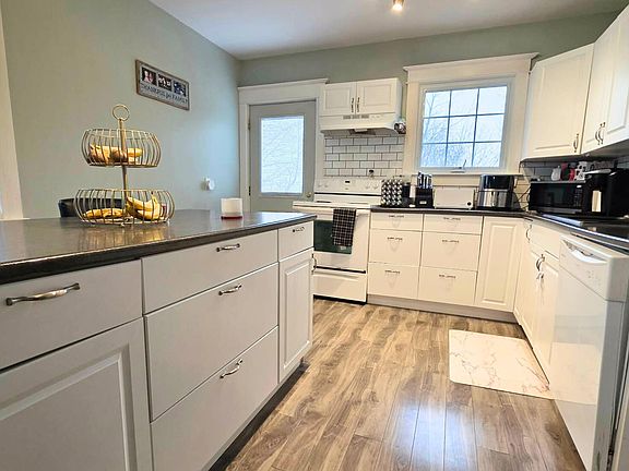 3rd image of 120 Cornishtown Rd