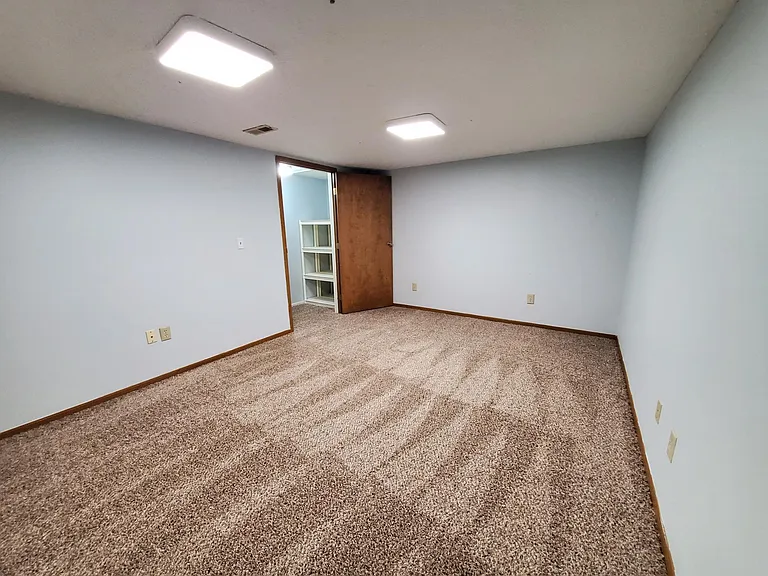 1001 Syracuse Ln — Photo 20