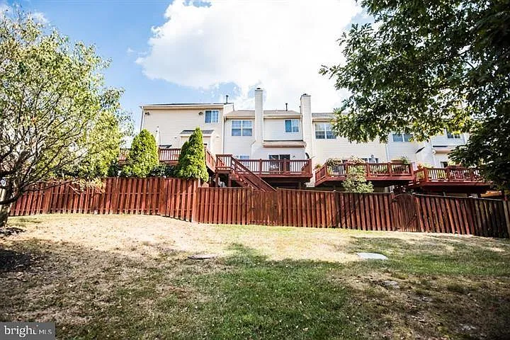 8359 Regal Oak Ct — Photo 2