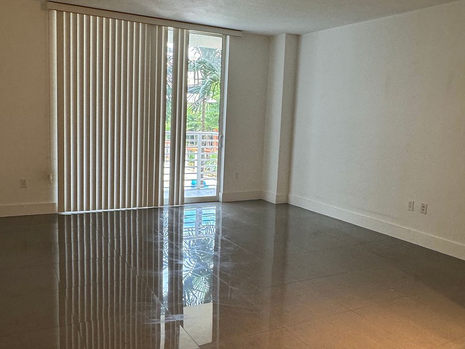 1st image of 2775 NE 187th St APT 221