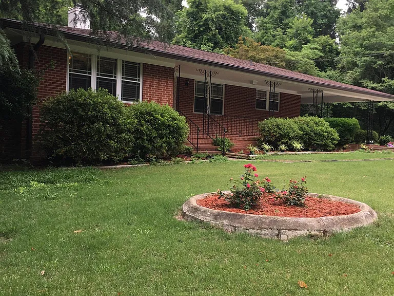 5861 Raleigh Rd — Photo 2