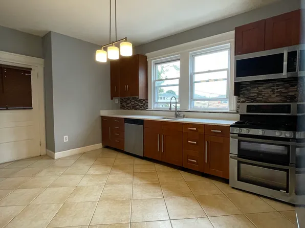 703 Schuyler Ave Floor 2, Kearny, NJ 07032