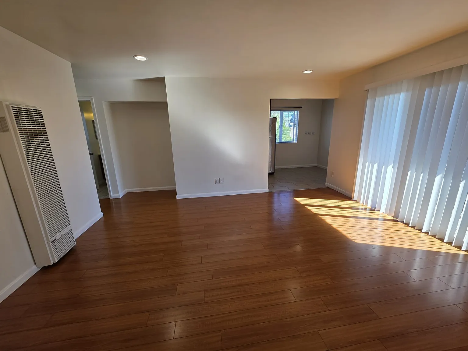 2 bed, 1000 sqft, $2,395 — Photo 4