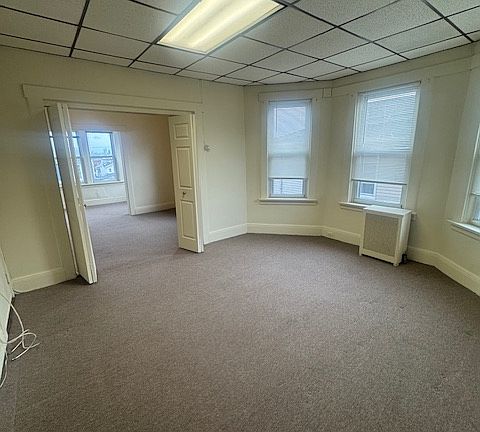 2nd image of 31 Morgan Pl APT 2