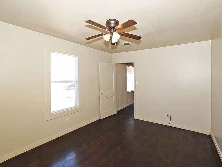 106 N Virginia St — Photo 5