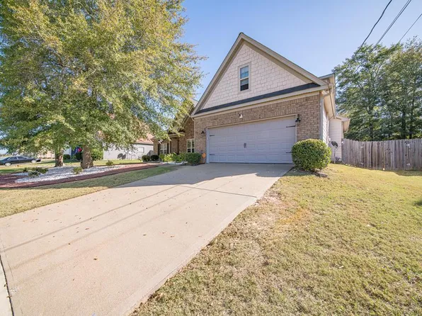 4 White Fir Dr, Phenix City, AL 36869
