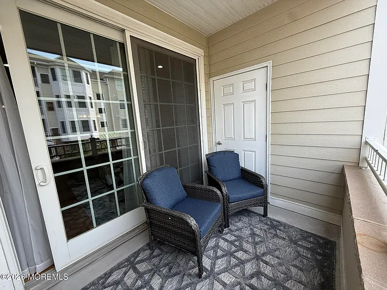 22 Cooper Ave #207 — Photo 4