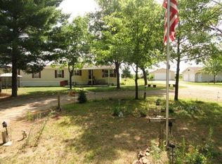 824 7th Ave, Hancock, WI 54943