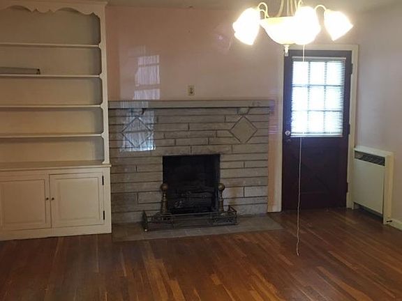 2nd image of 114 Center St