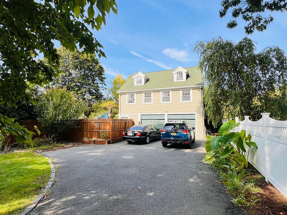 EXTERIOR CARRIAGE HOUSE