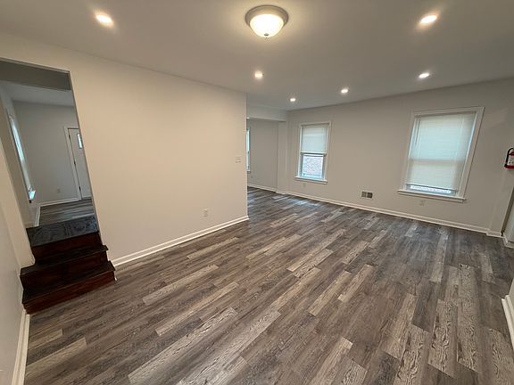 4th image of 415 N Connecticut Ave