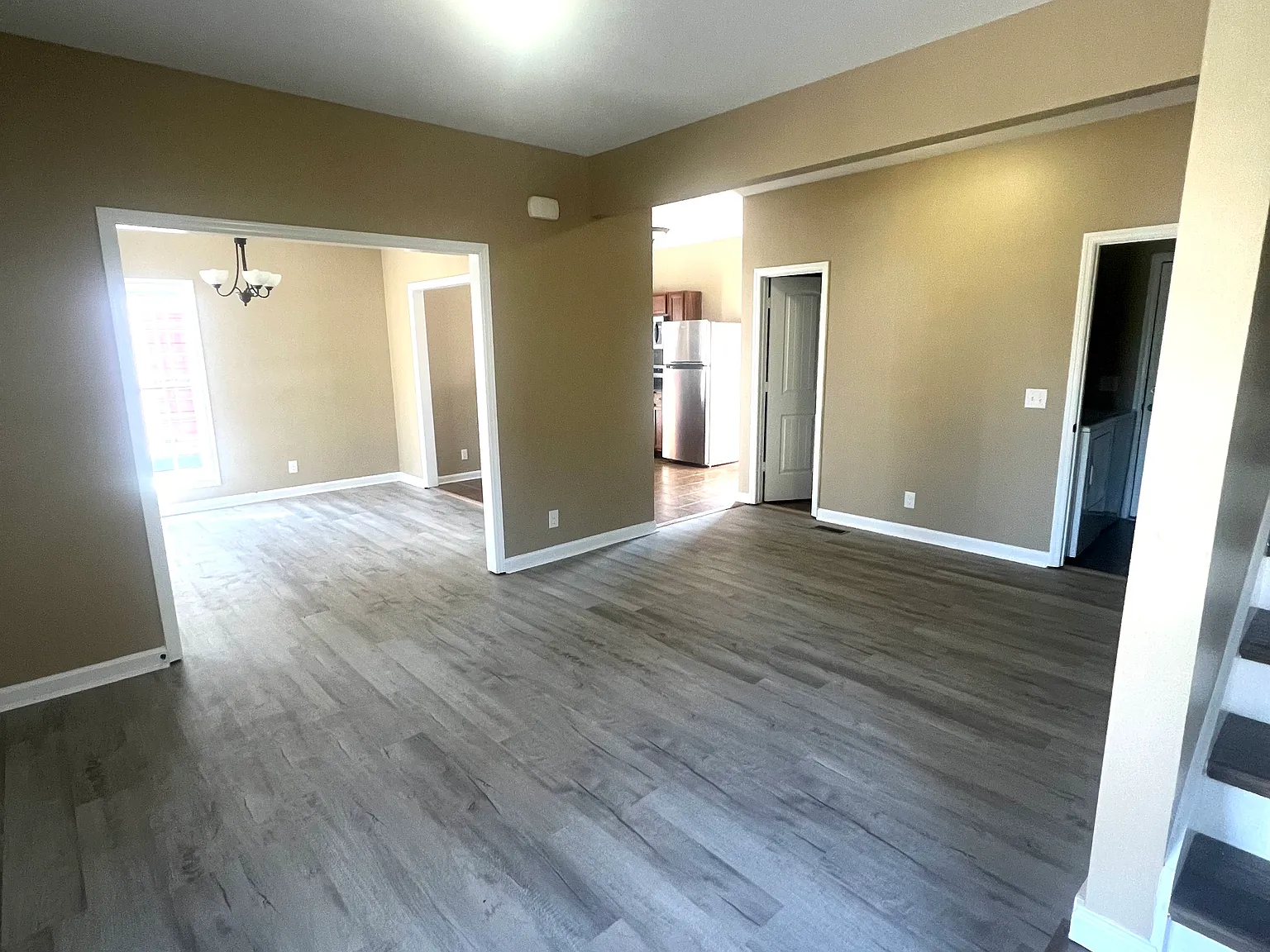 3 bed, 2.5 bath, 1632 sqft, $1,800 — Photo 2