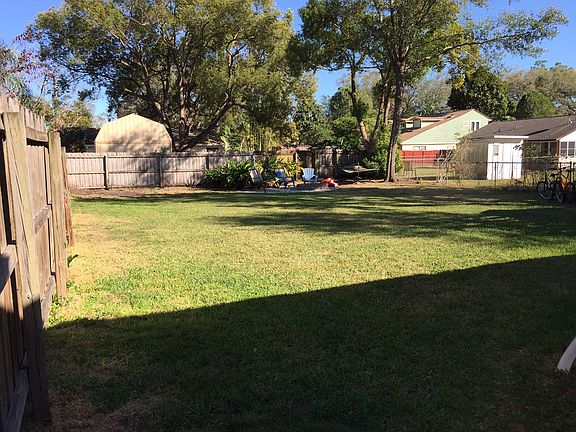 3rd image of 1001 N Forest Ave