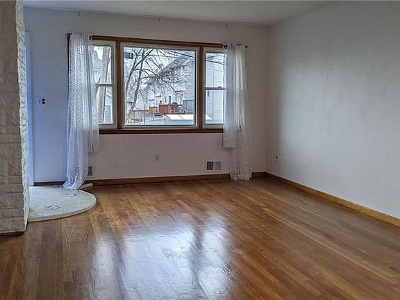 4th image of 48 Arkansas Ave