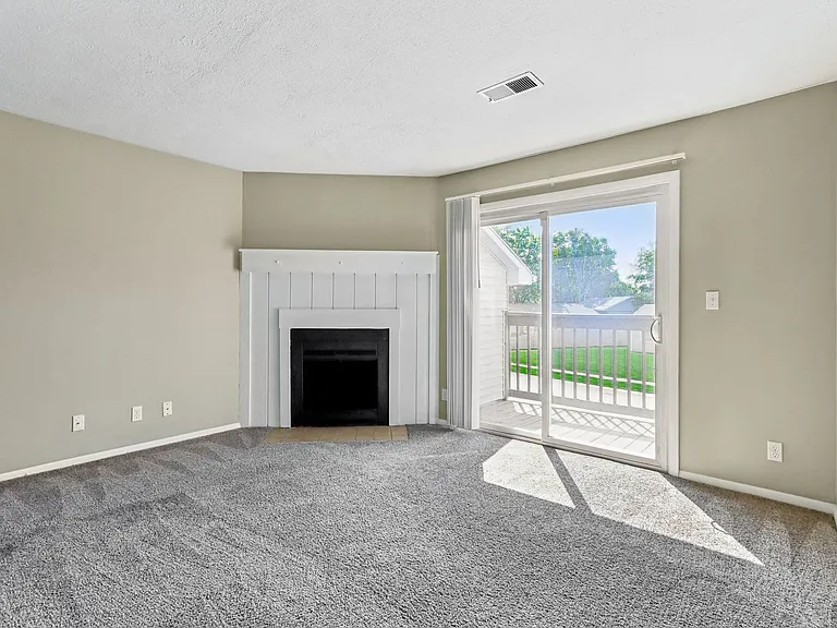410 - WINDING BROOK APARTMENTS — Photo 18