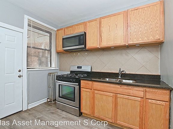 3rd image of 8152 S Maryland Ave #6973217