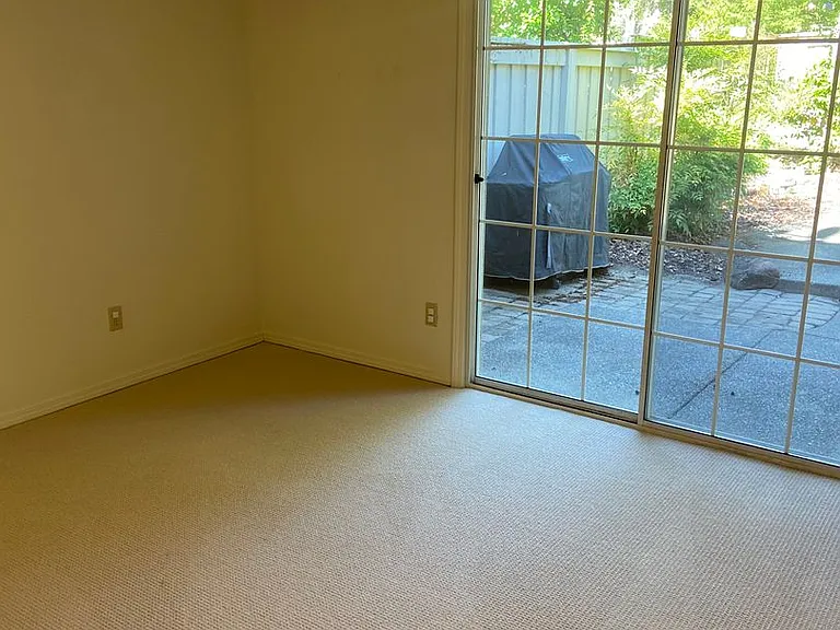 104 Lost Lake Ct — Photo 14