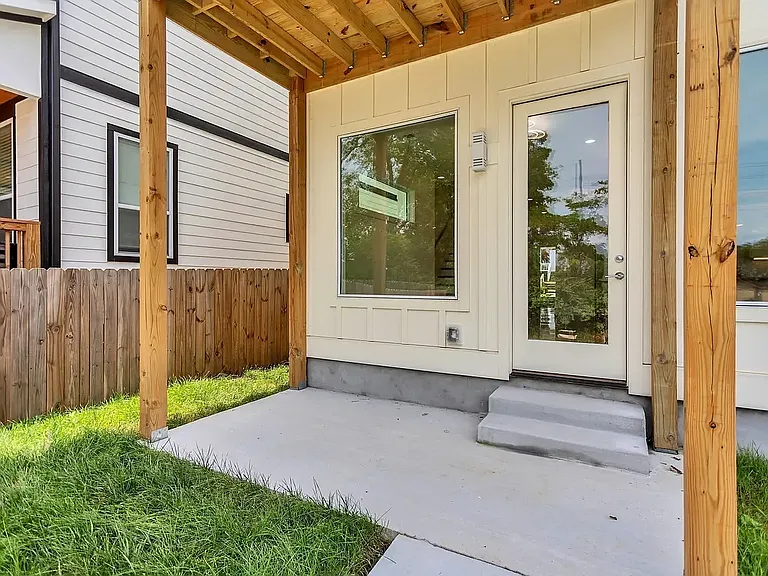 2430 Batavia St — Photo 26