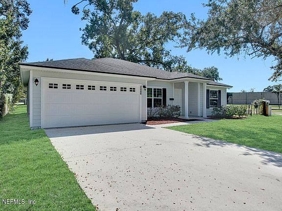 3rd image of 2406 GERARD Avenue