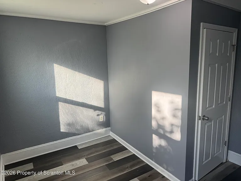 219 N Bromley Ave — Photo 25