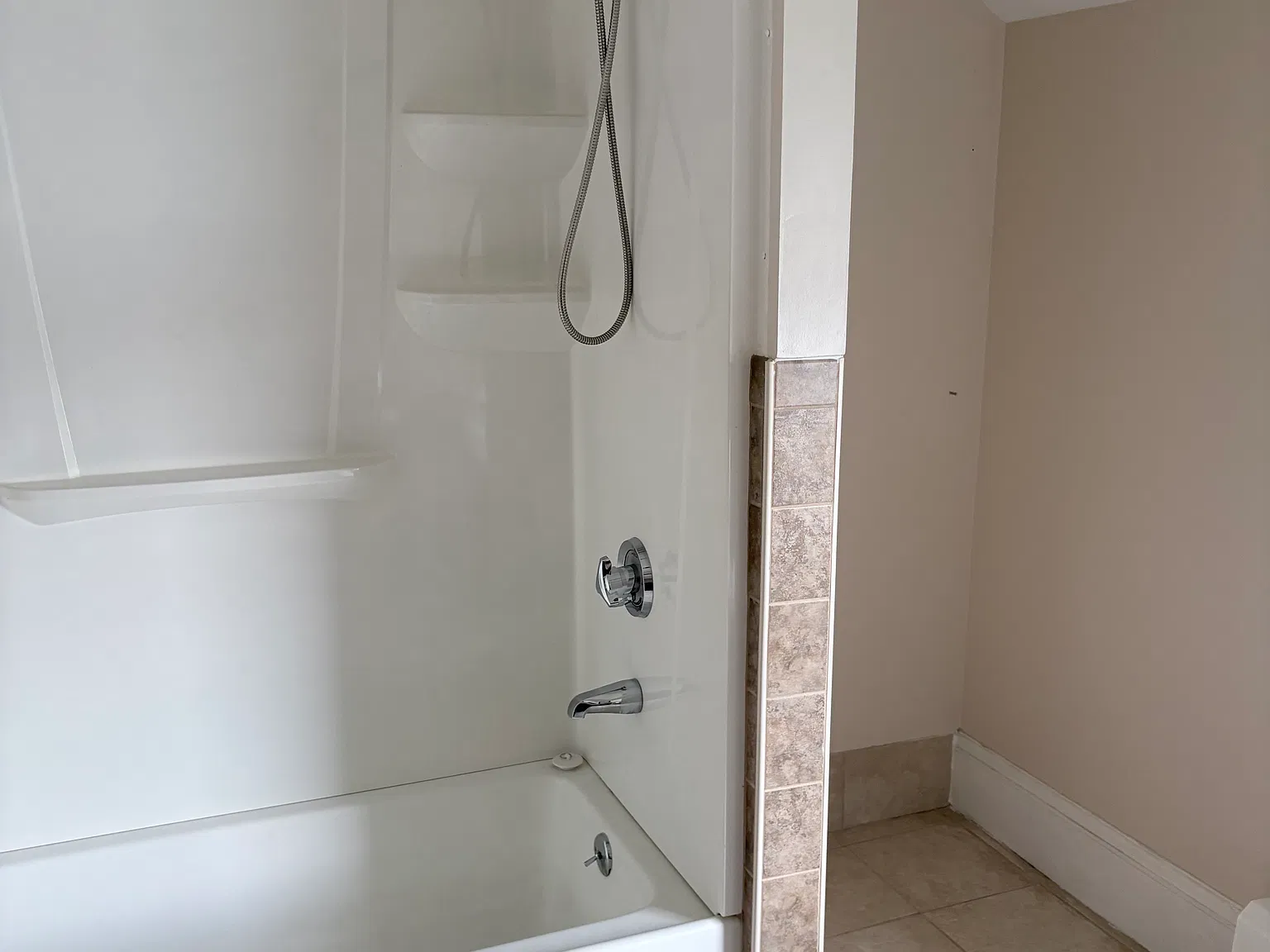 1 bed, 1000 sqft, $2,300 — Photo 4