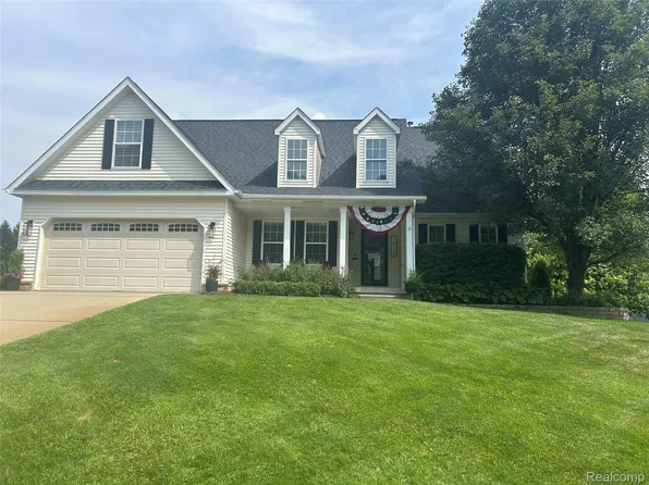 7410 Charles Ct, Linden, MI 48451