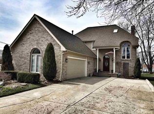 39423 E Archer Dr, Harrison Township, MI