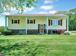 93 Orchard Rd, New Park, PA 17352