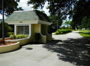 8 Plaza Ct, Lehigh Acres, FL 33936