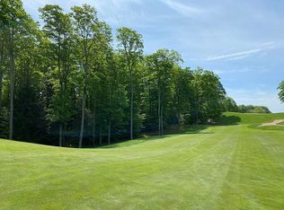 9855 E Keswick Hills Dr, Suttons Bay, MI 49682