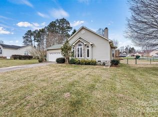 2363 24th Street Ln NE, Hickory, NC 28601