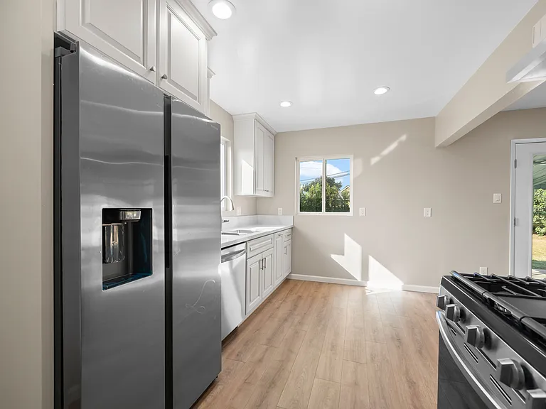 5745 Spahn Ave — Photo 11