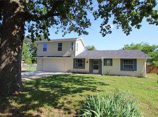 1805 W Cypress St, Rogers, AR 72758