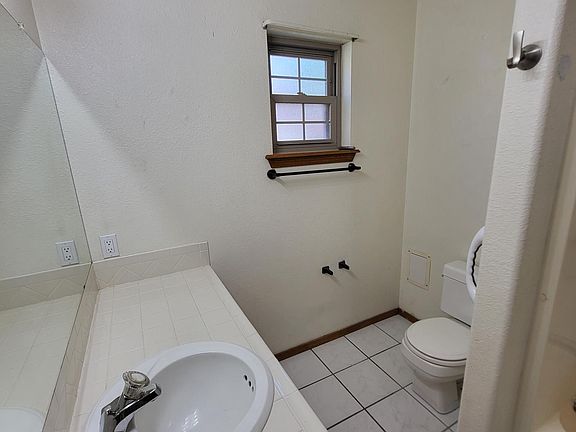 4th image of 1212 Purdue Ave