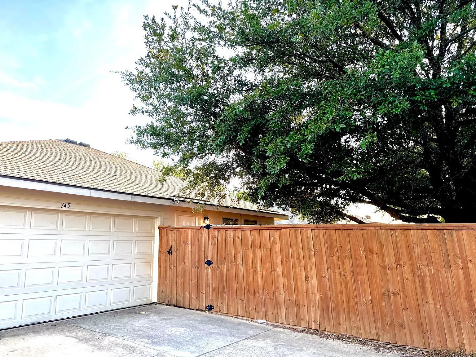 3 bed, 2.0 bath, $1,900 — Photo 2