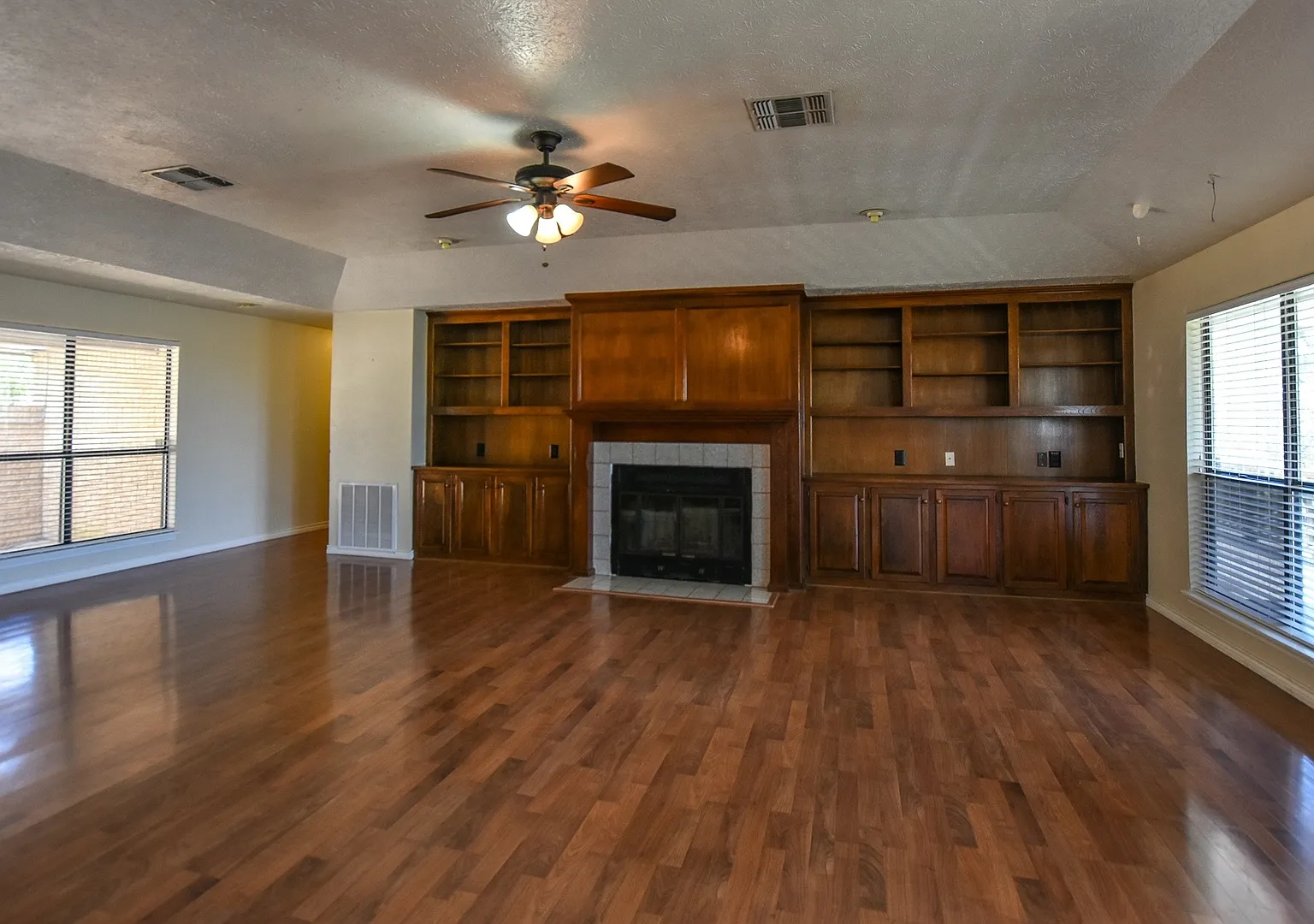 Quiet Neighborhood Home with Views — Photo 3