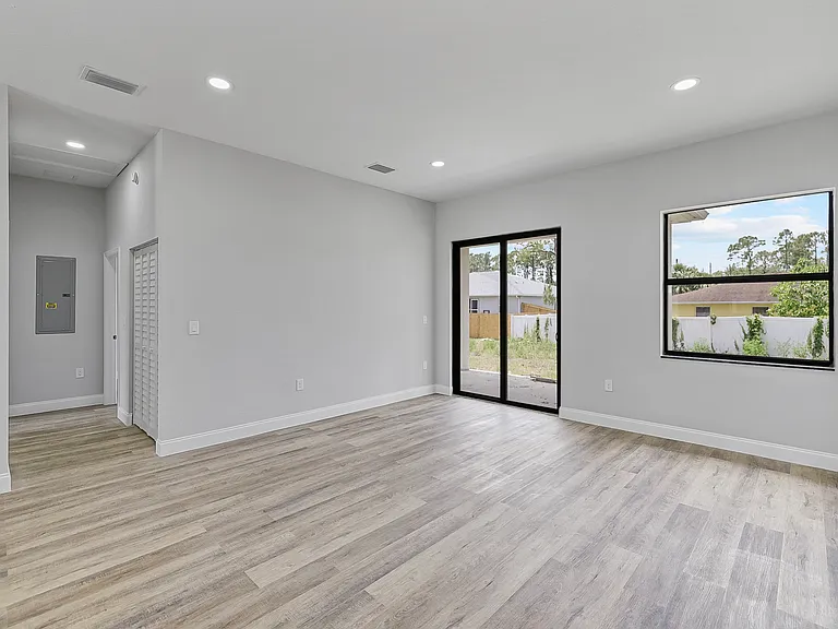4721 29th St SW — Photo 9
