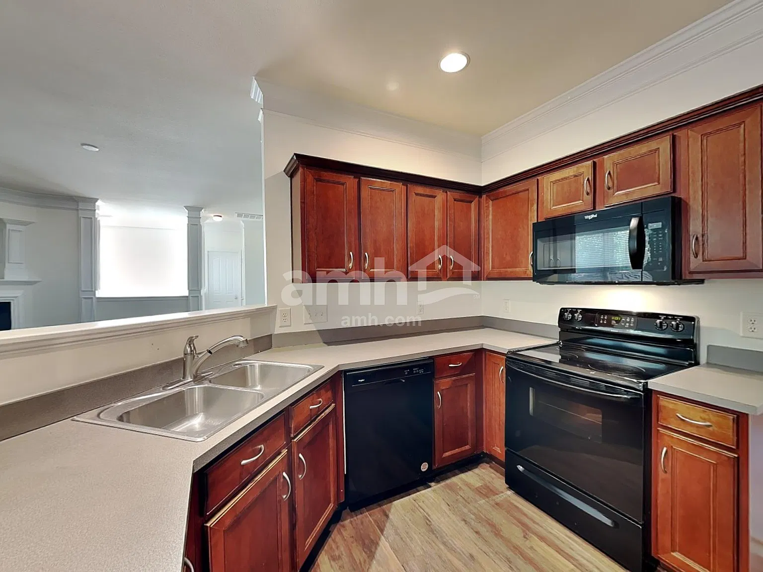 3 bed, 2.5 bath, 2216 sqft, $2,545 — Photo 4