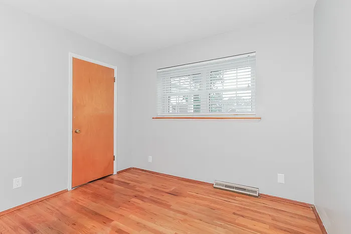 1104 Archland Dr — Photo 8
