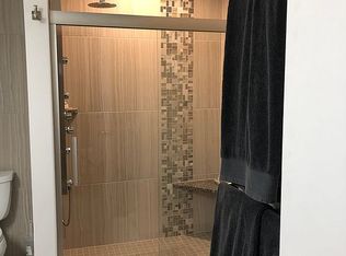 140 Meadowlark Cir, Lindenhurst, IL 60046