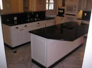 17824 SW 83rd Ct, Palmetto Bay, FL 33157