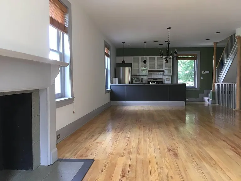 301 Roup Ave #2 — Photo 4