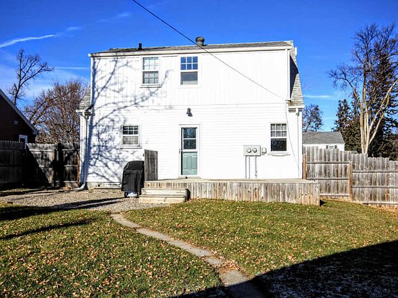 4th image of 931 W Cavour Ave