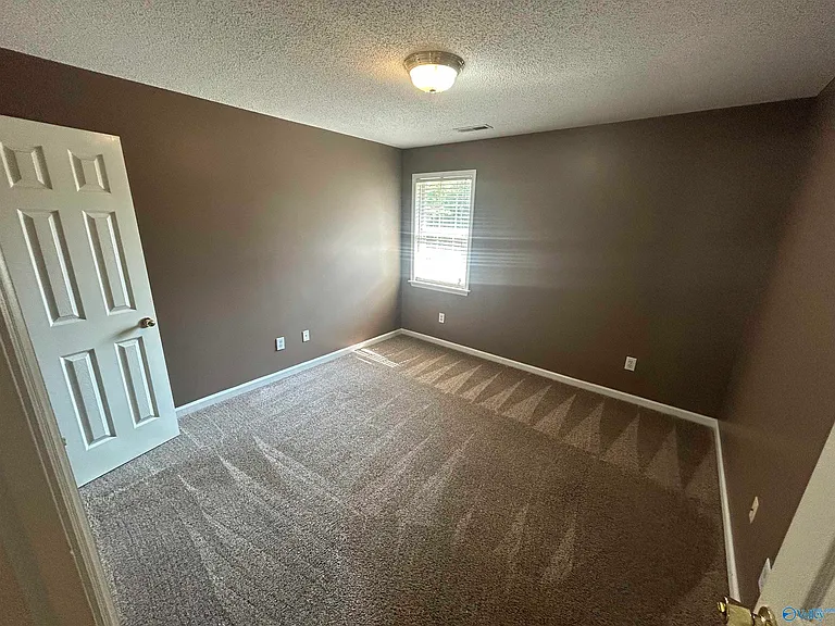 111 Sunnyfield Dr — Photo 9