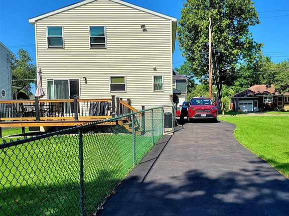 3rd image of 50 Myrtle Ave