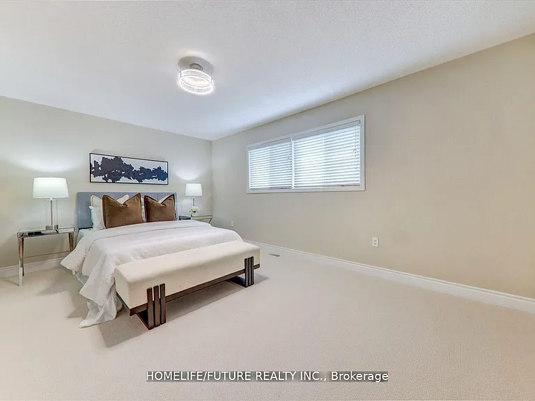 16 Barden Cres — Photo 7