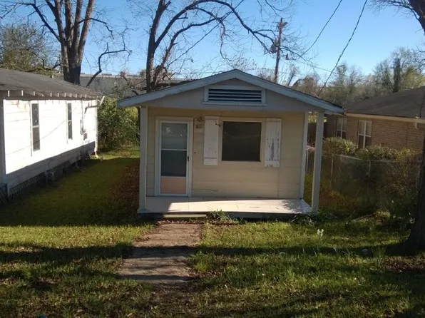 708 Sycamore St, Pineville, LA 71360