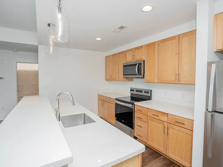 Riverside Village Apartments — Photo 105