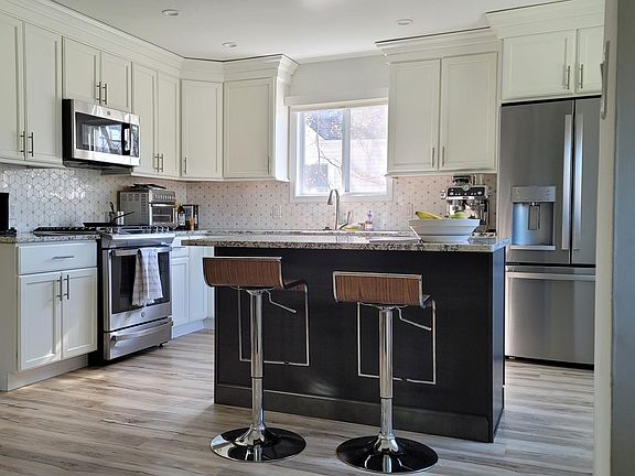 2nd image of 514 Eagle Rock Ave